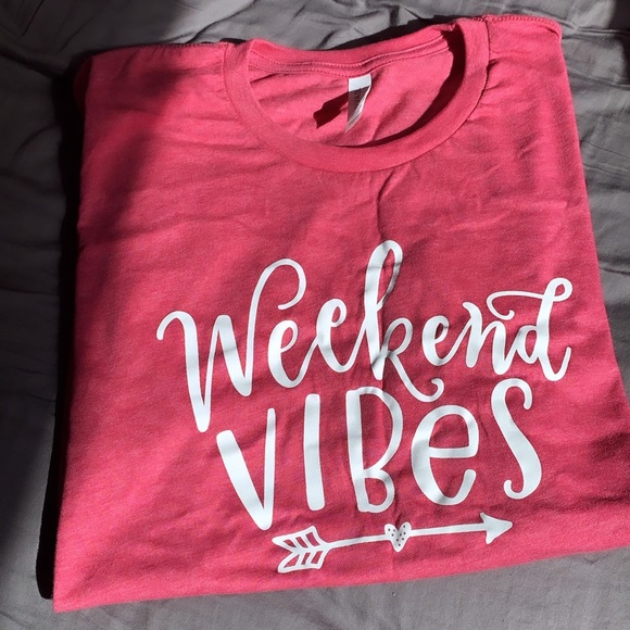 🌻”Weekend Vibes” Super Soft Graphic Tee - Picture 7 of 10